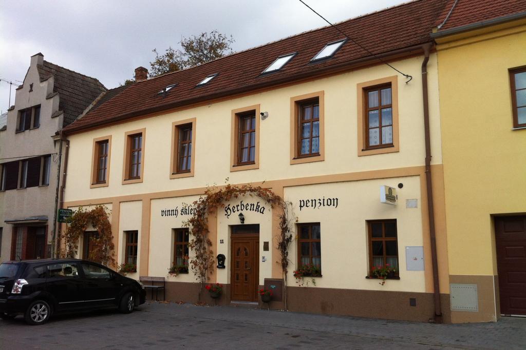 Herbenka Hotel Hustopece Exterior photo
